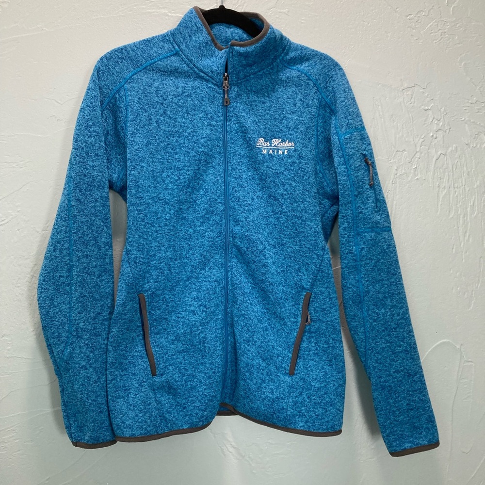 Land Away Outerwear 
Bar Harbor Maine
Large